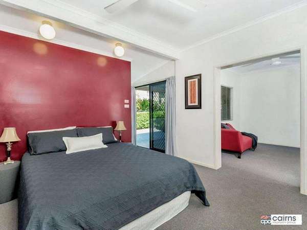 28-30 Old Smithfield Rd, Freshwater - Thumbnail 3