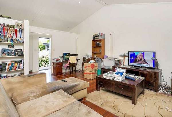 121 Oleander St, Holloways Beach - Thumbnail 7