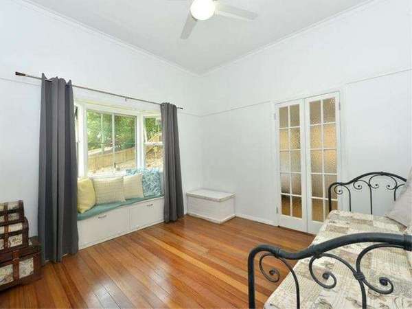 32 Mason St, Stratford - Thumbnail 2