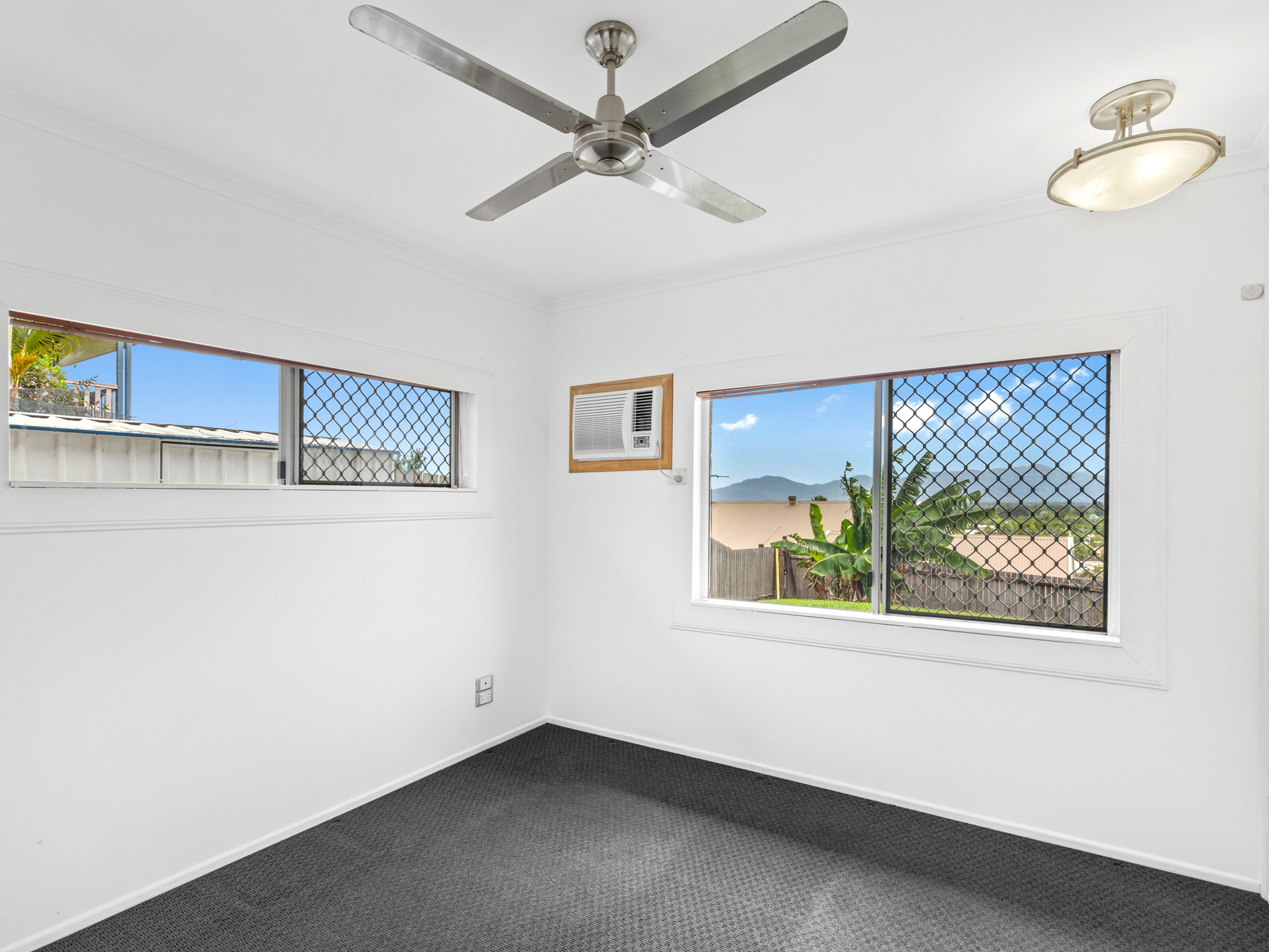 8 Guthrie Close, Bentley Park - Thumbnail 7