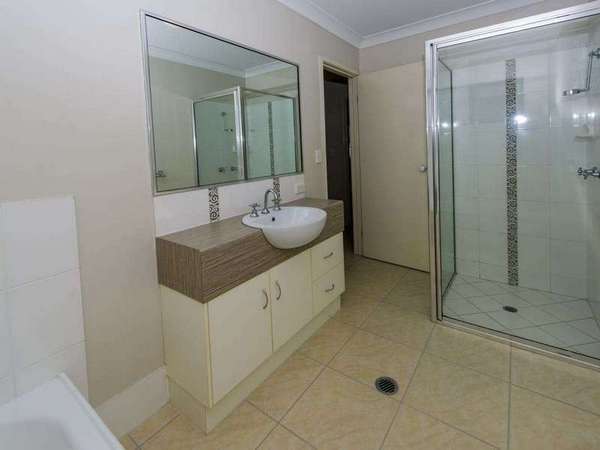 9 Colombia Street, White Rock - Thumbnail 3