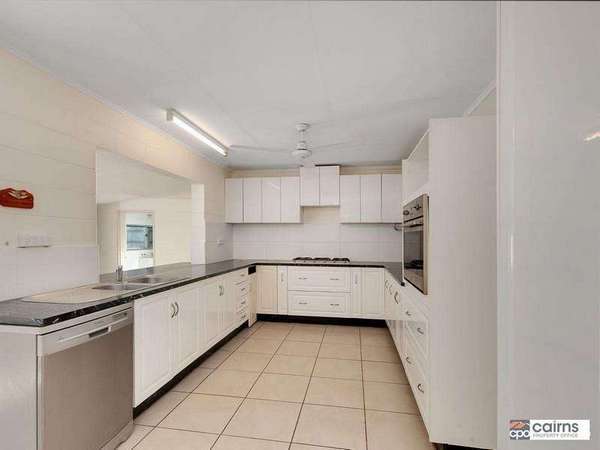 9 Kowinka Street, White Rock - Thumbnail 2