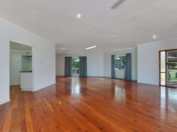 11 Allinga Close, Bentley Park - Thumbnail 2