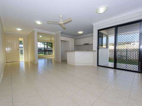 9 Colombia Street, White Rock - Thumbnail 2