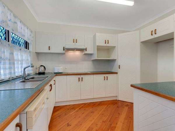 11 Allinga Close, Bentley Park - Thumbnail 8