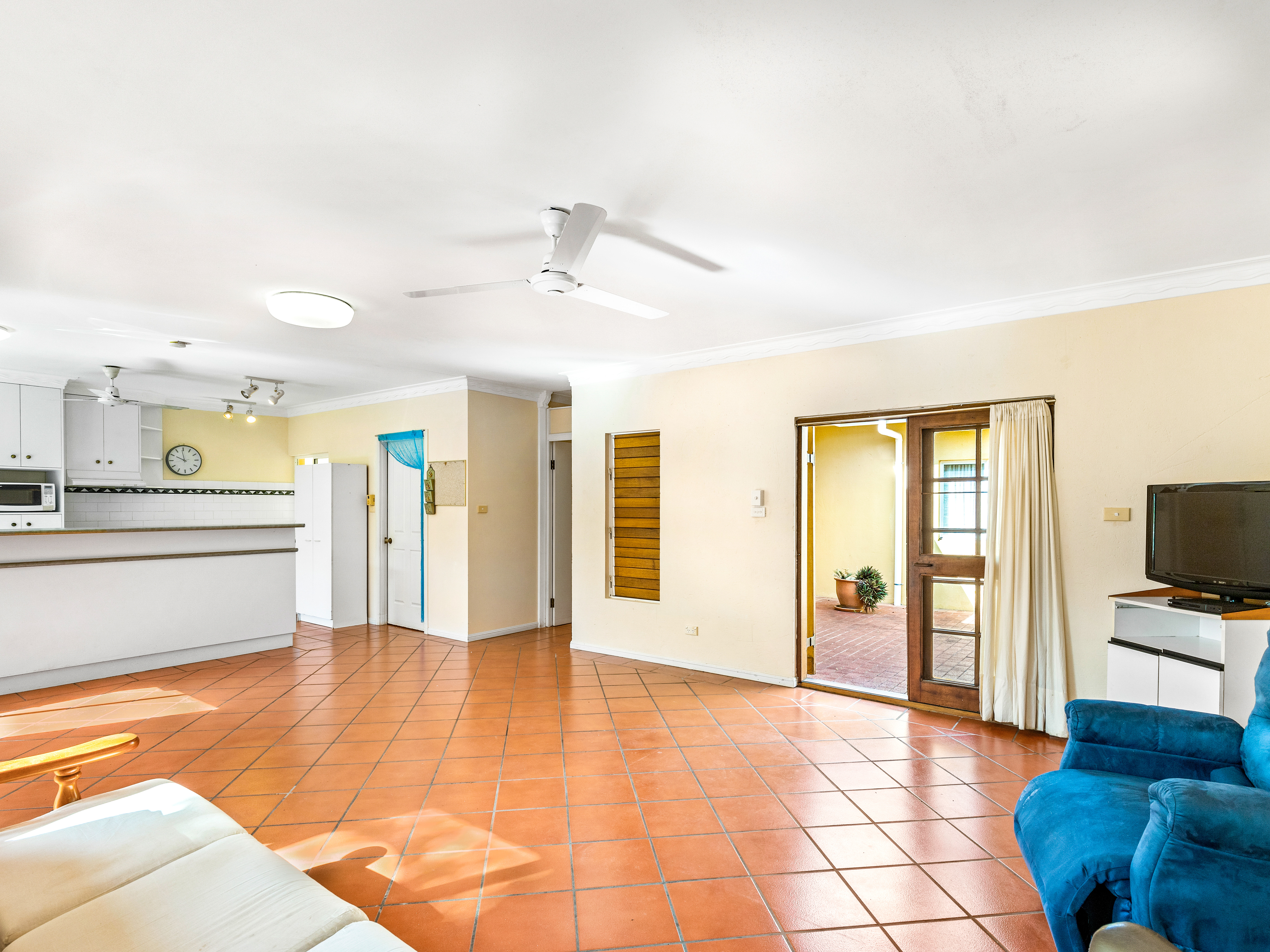 10 Opal Reef Court, Clifton Beach - Thumbnail 4