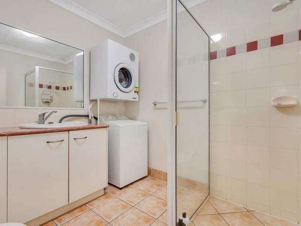 9/2-4 Oyster Court, Trinity Beach - Thumbnail 8