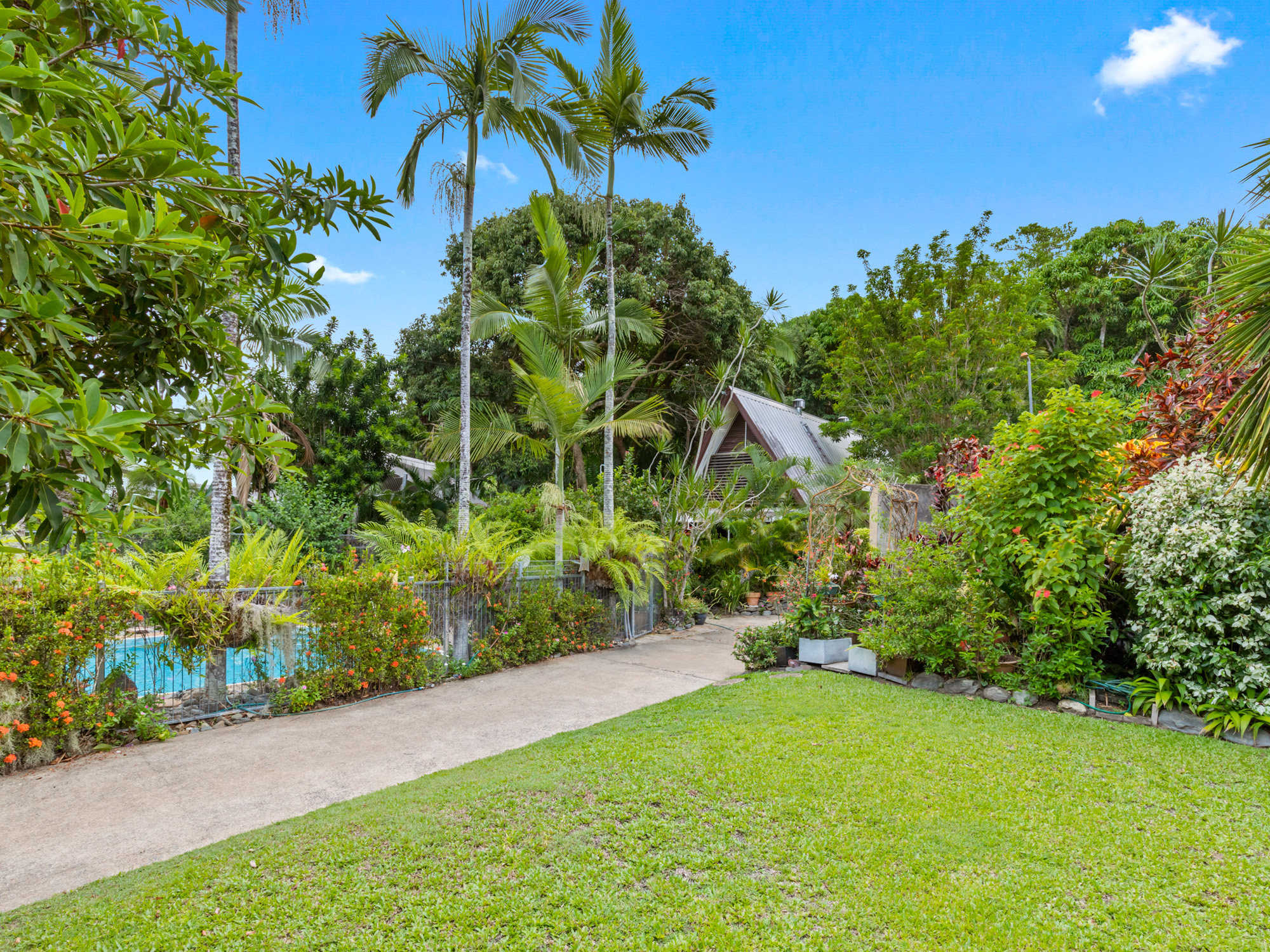 27 Batt Street, Clifton Beach - Thumbnail 2