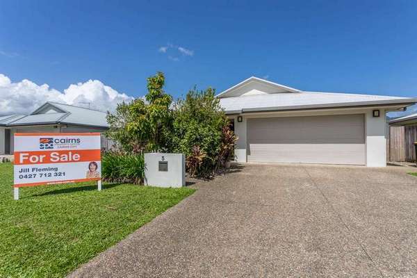 5 Bronson Road, White Rock - Image 1
