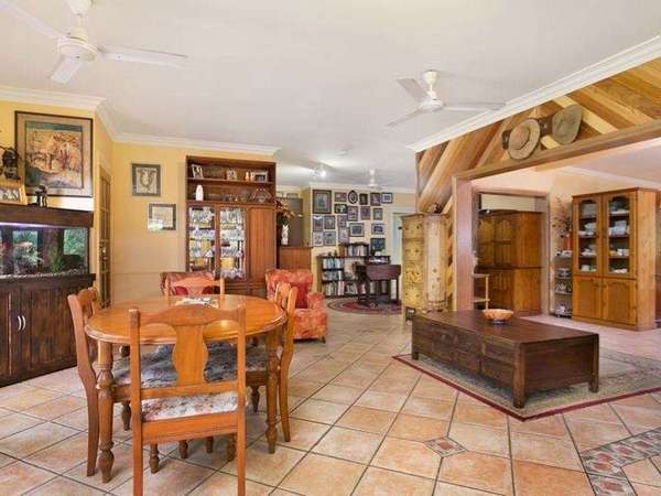 5 Baronia Crescent, Holloways Beach - Thumbnail 7
