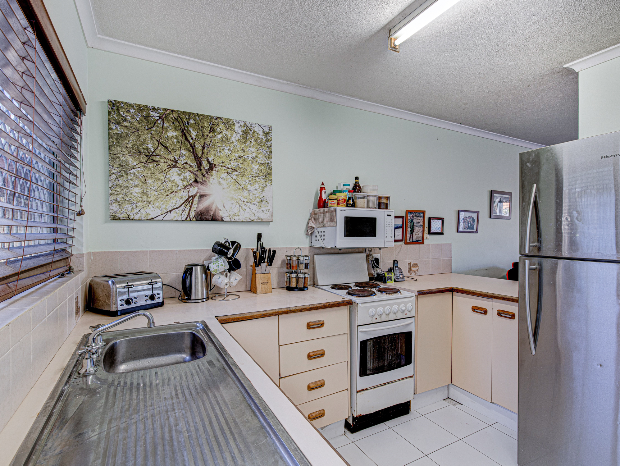 8/6-10 Palm Street, Holloways Beach - Thumbnail 3