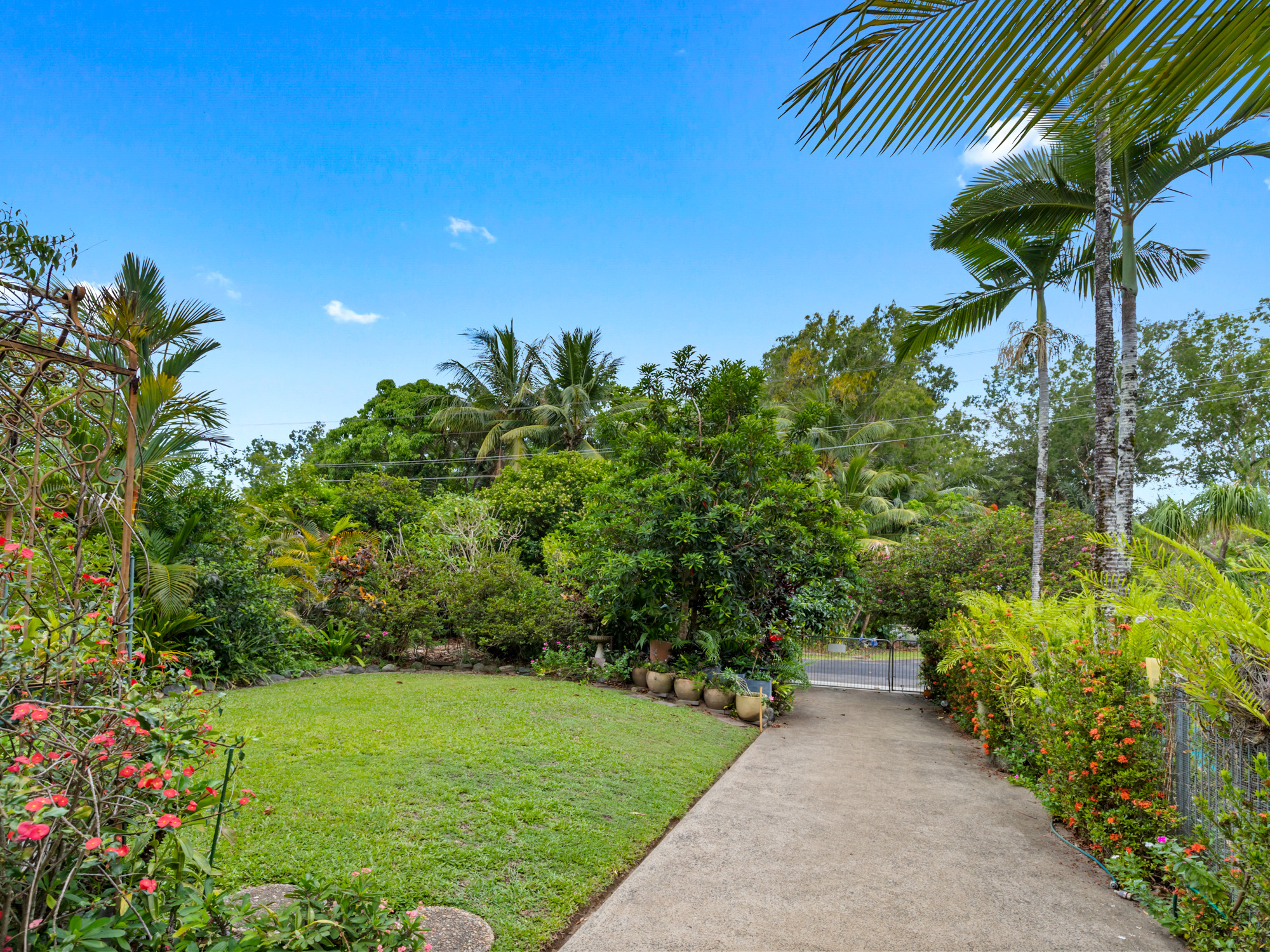 27 Batt Street, Clifton Beach - Thumbnail 3