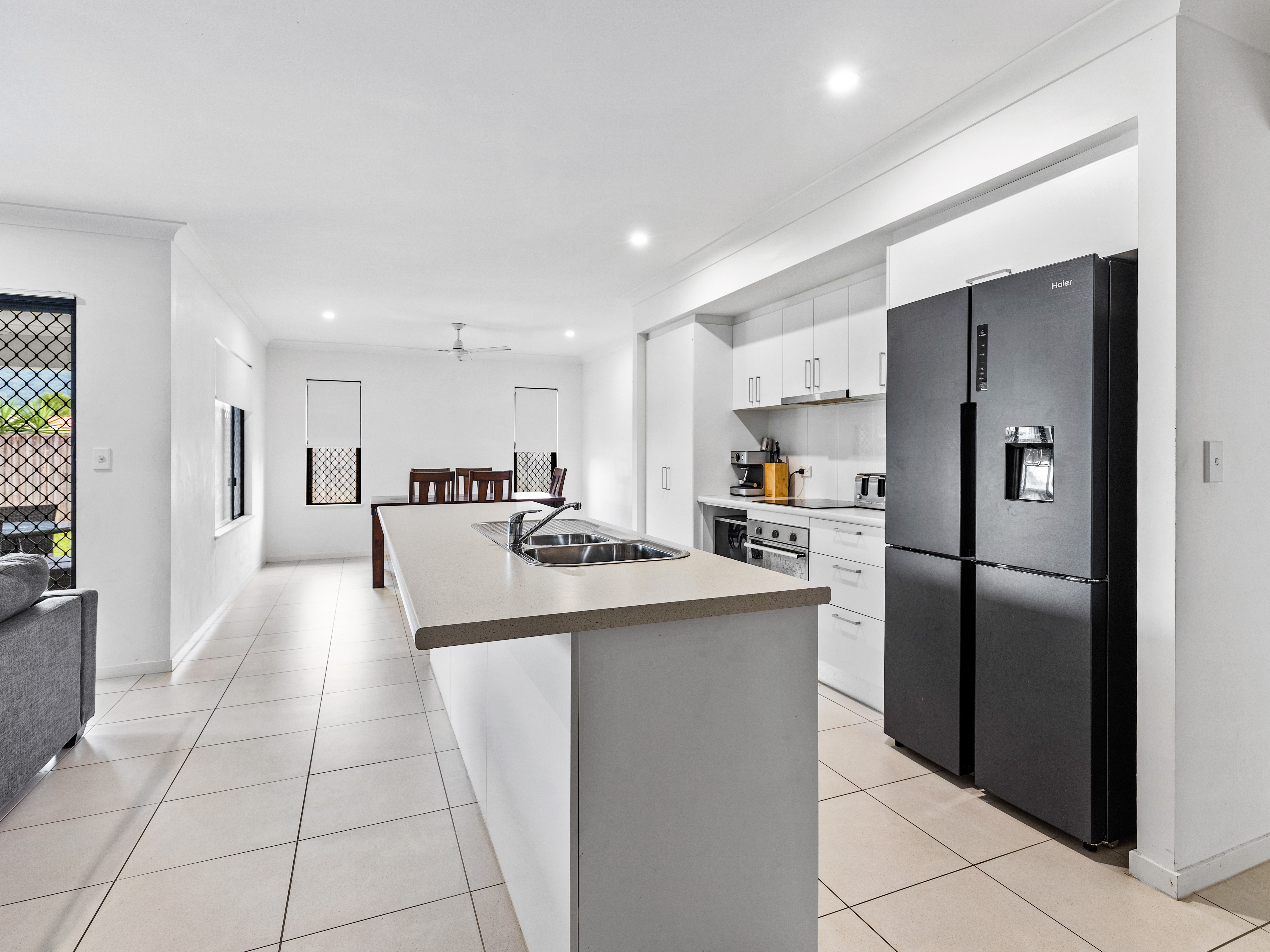 5 Bronson Street, White Rock - Thumbnail 2