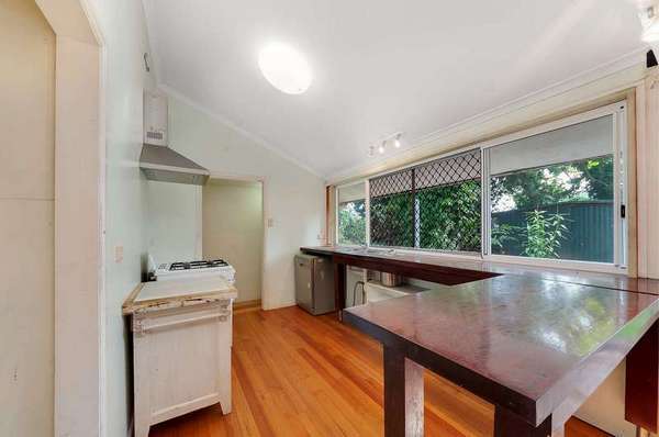 32 MacIlwraith Street, Manoora - Thumbnail 4