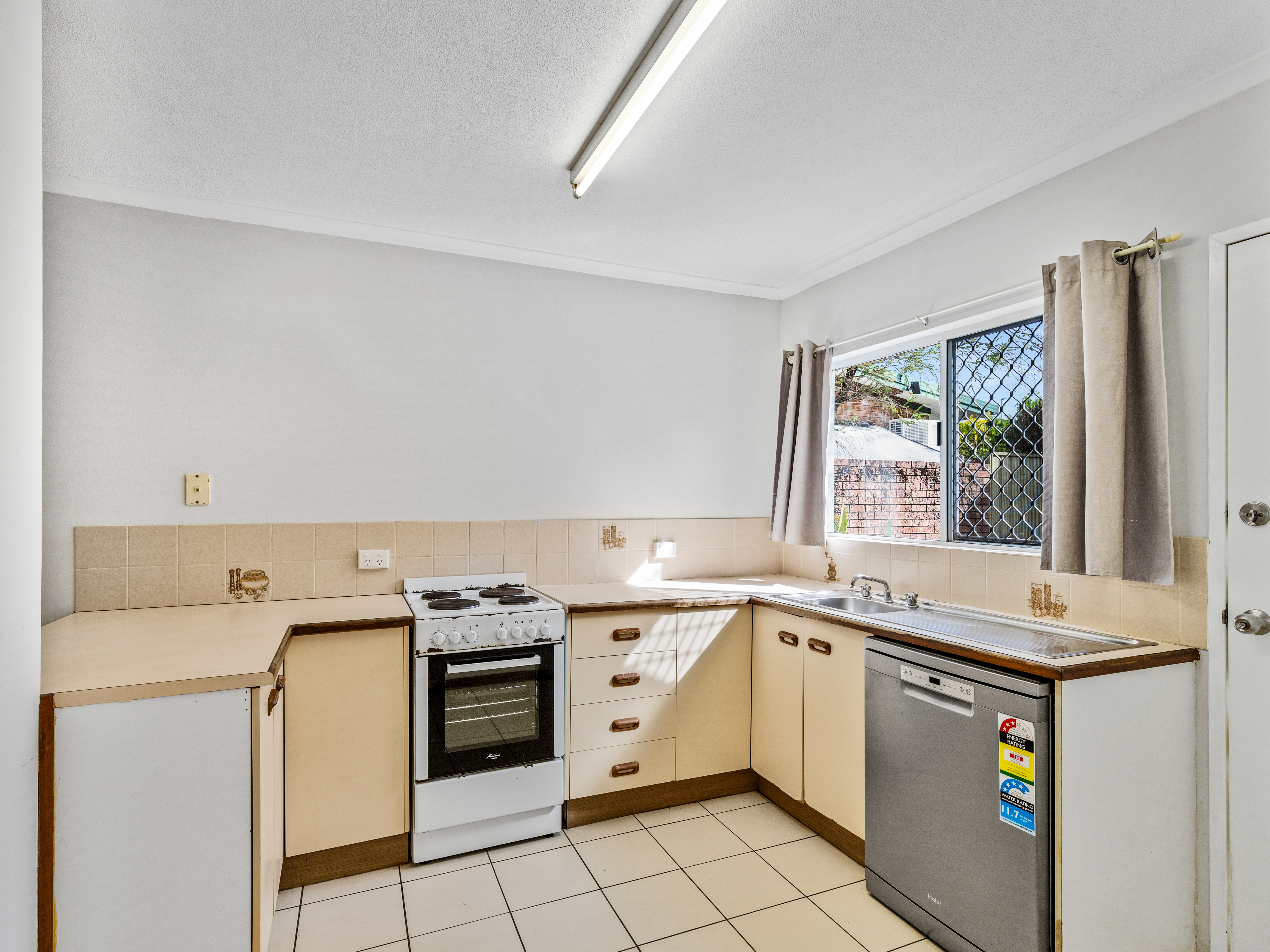 1/6 Palm Street, Holloways Beach - Thumbnail 8