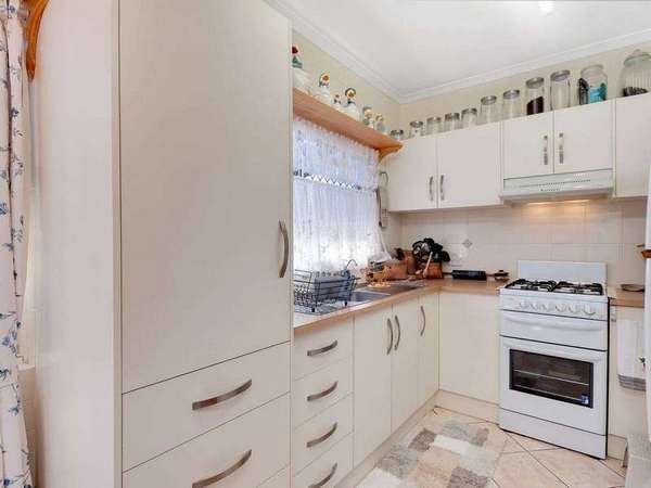 34 Mercurio Street, White Rock - Thumbnail 3