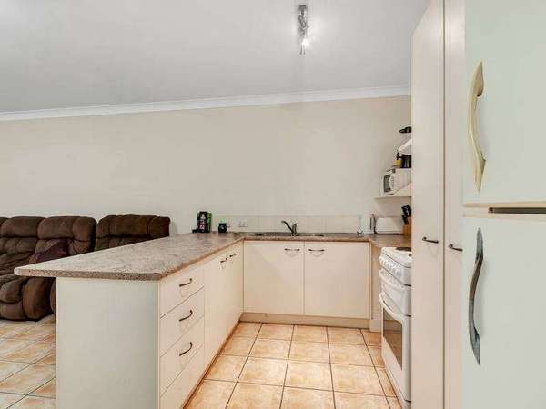 9/2-4 Oyster Court, Trinity Beach - Thumbnail 5