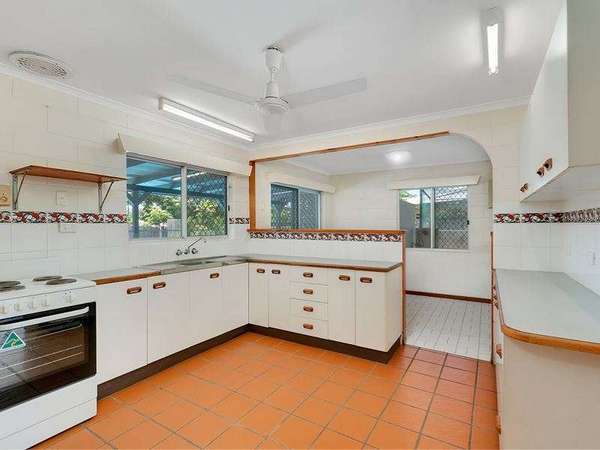 7 Etna Close, Woree - Thumbnail 4
