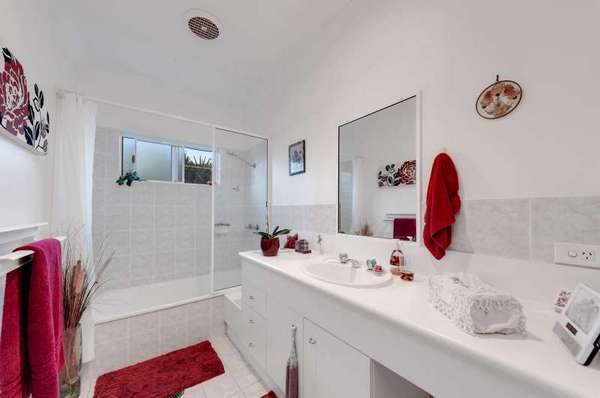 6 Garnet Street, Smithfield - Thumbnail 4
