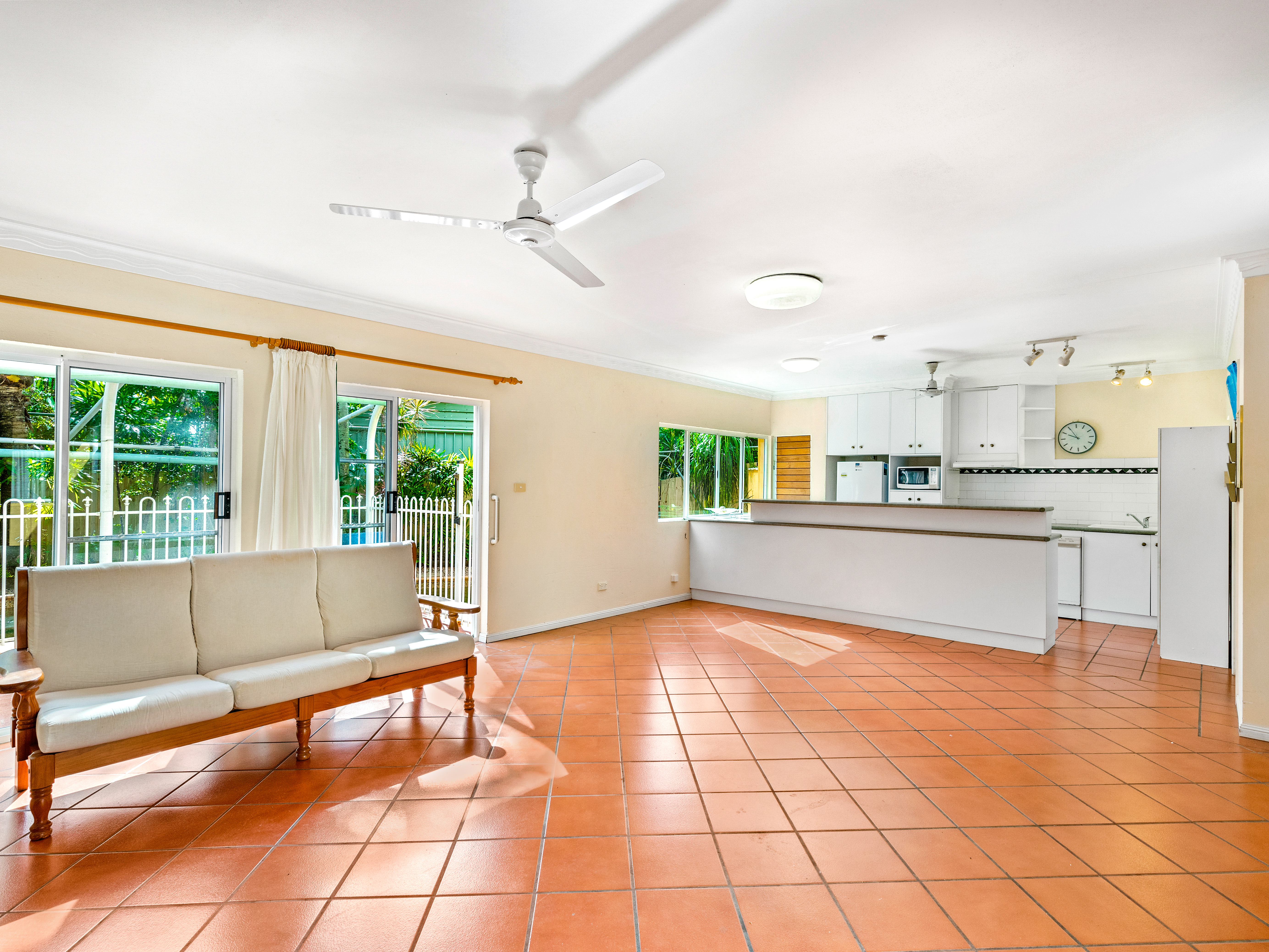 10 Opal Reef Court, Clifton Beach - Thumbnail 3