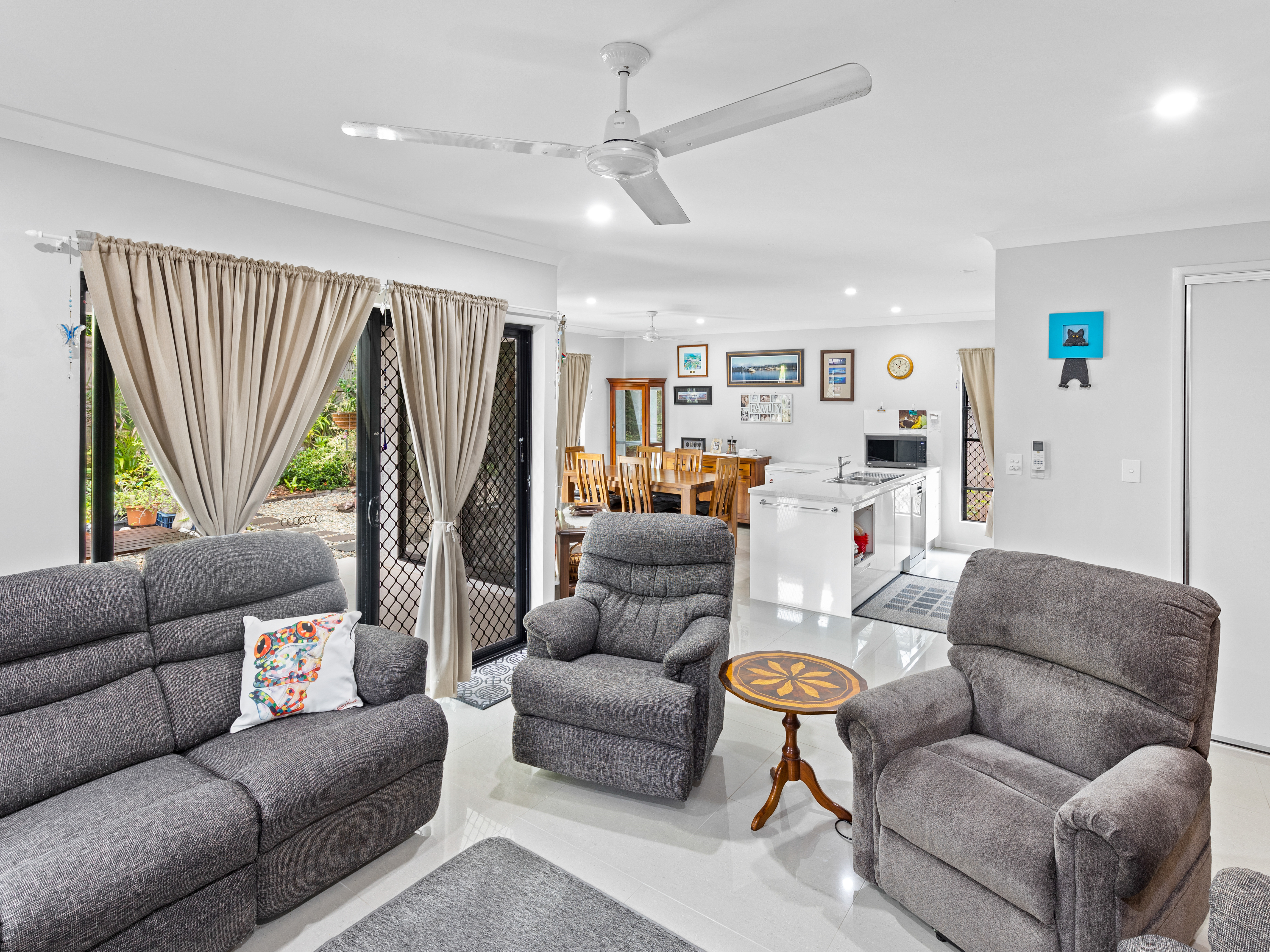 7 Singleton Close, Smithfield - Thumbnail 4