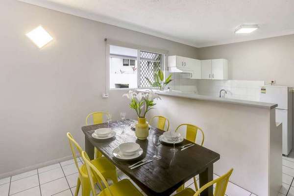 4/17a Upward St, Cairns City - Image 1