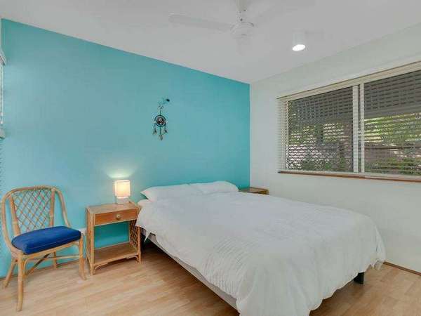 1/1-19 Poinciana Street, Holloways Beach - Thumbnail 4