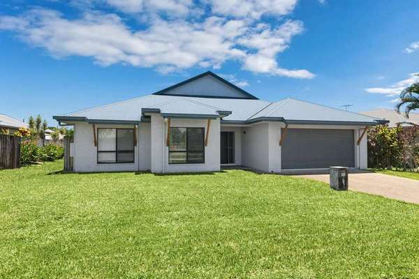 5 Hopkins Street, White Rock - Image 1