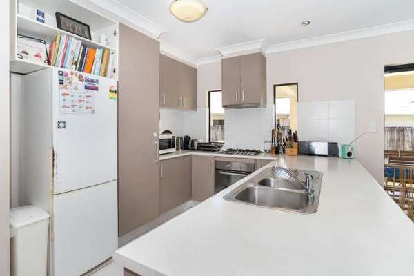 6 Fitzmaurice Drive, Bentley Park - Thumbnail 3