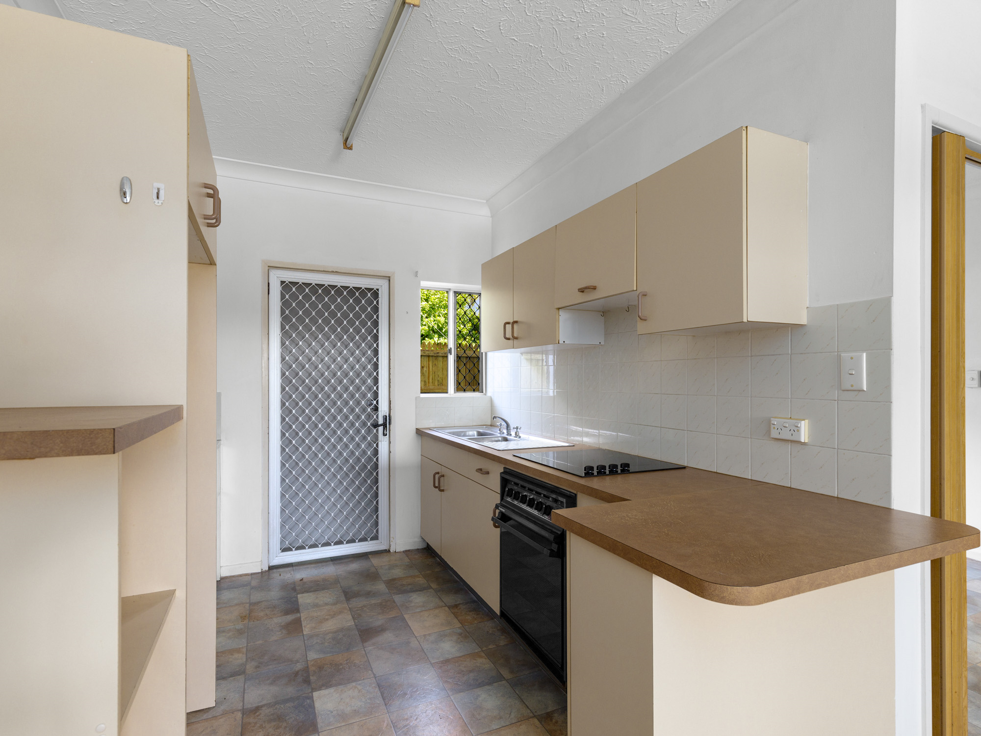 4/8 Bell Street, Bungalow - Thumbnail 3
