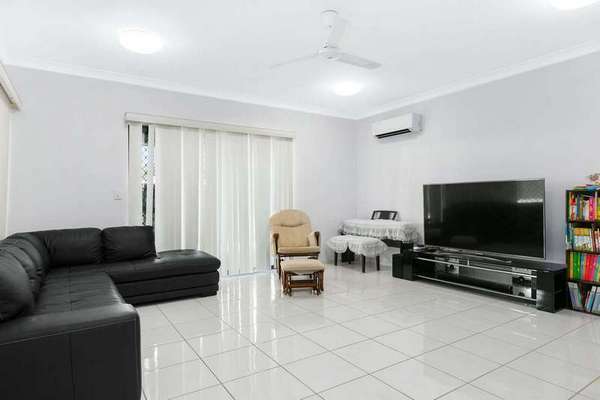 5 Hopkins Street, White Rock - Thumbnail 2