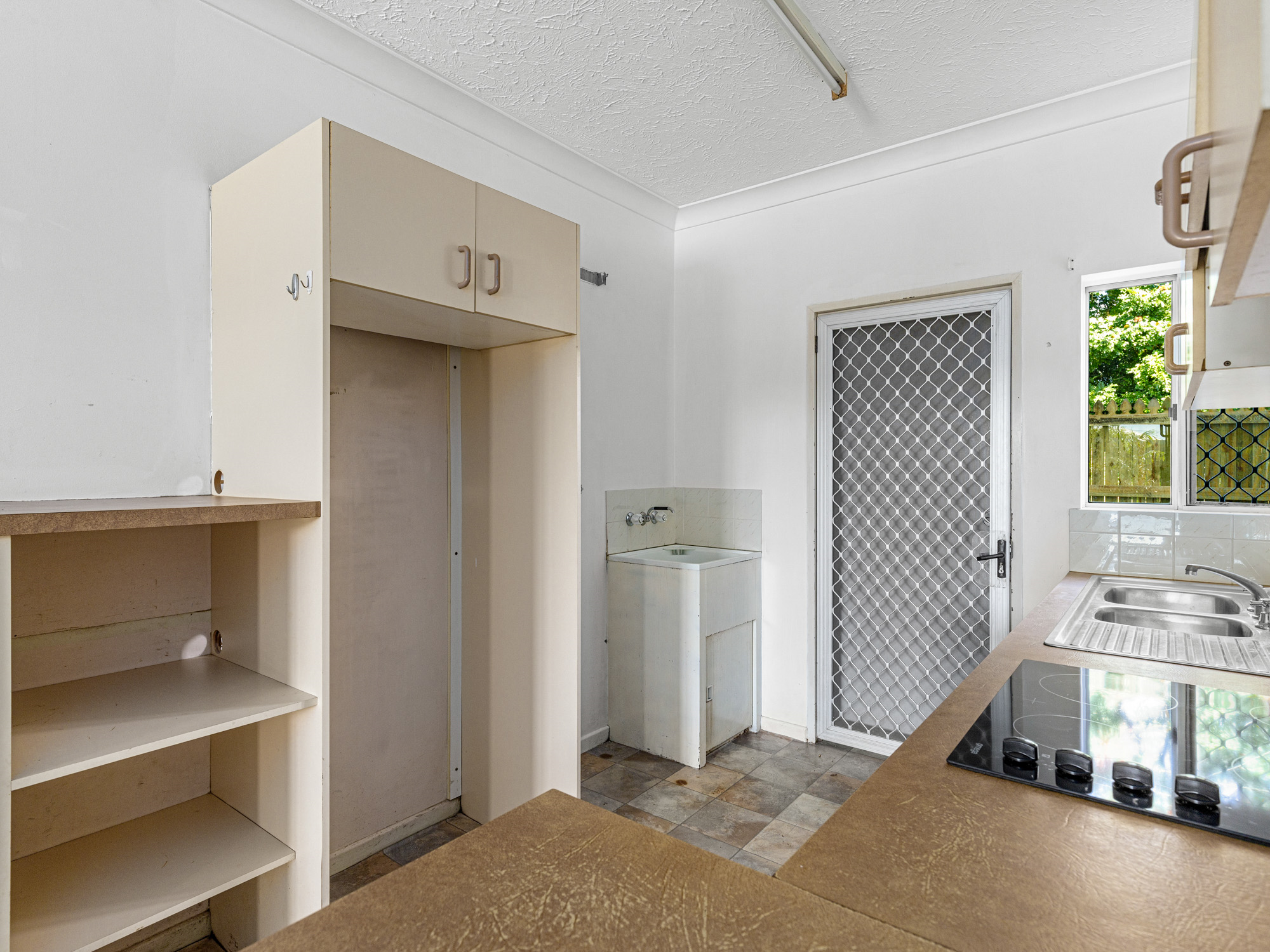 4/8 Bell Street, Bungalow - Thumbnail 2