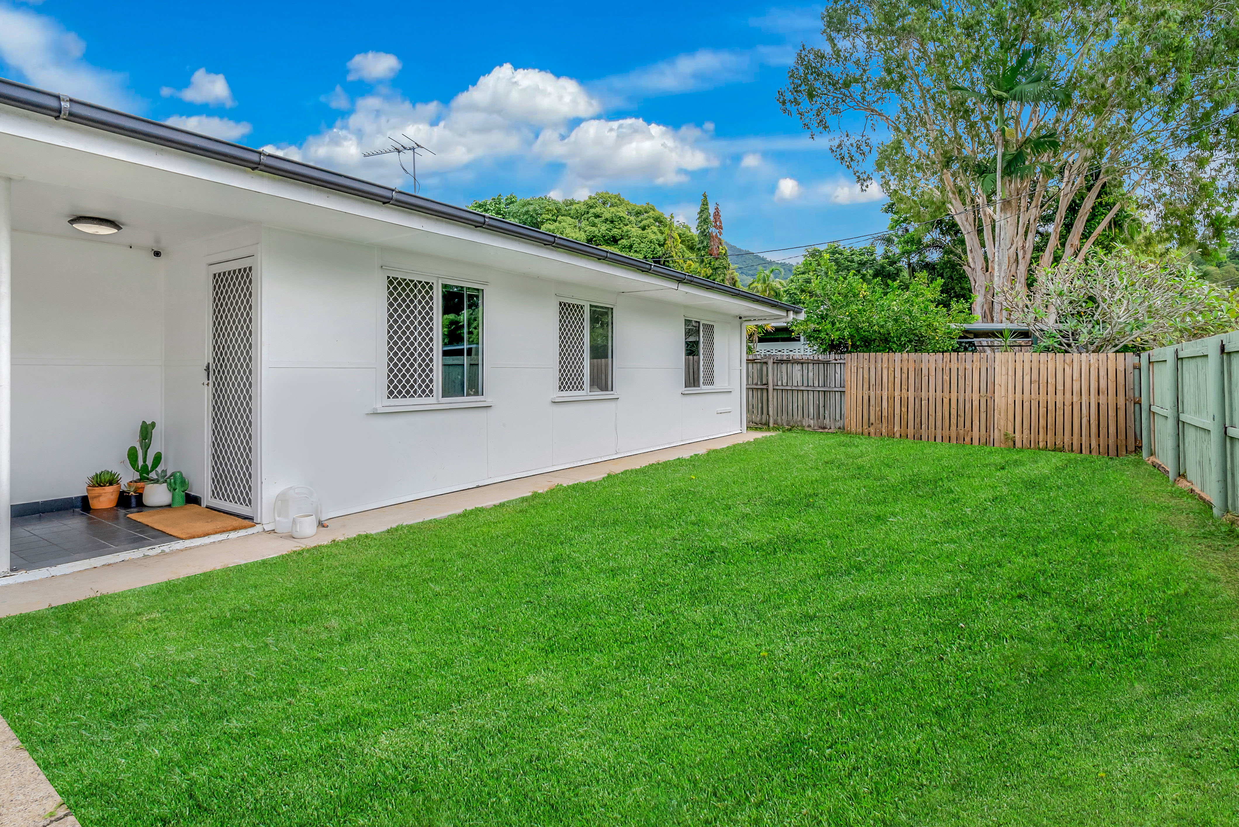 1/69 Macilwraith st, Manoora - Thumbnail 2