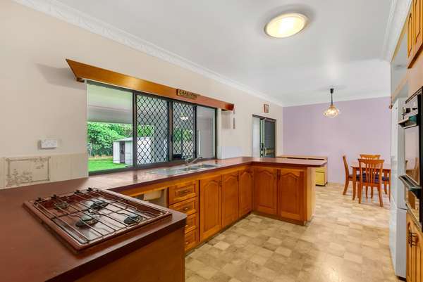 6 Falcon Street, Bayview Heights - Thumbnail 3