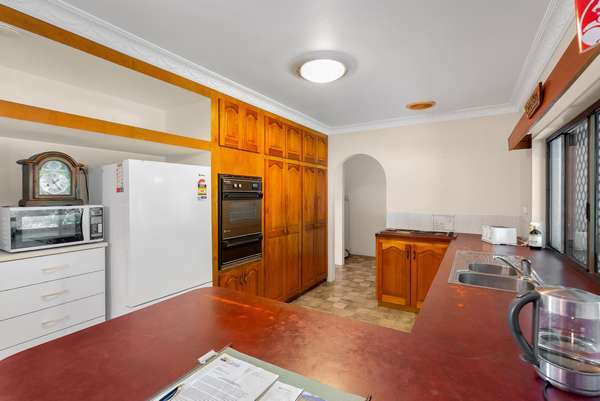 6 Falcon Street, Bayview Heights - Thumbnail 4