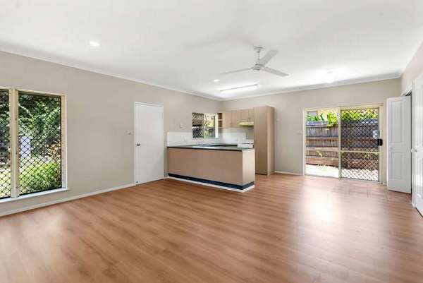 10 Lamb Street, Smithfield - Thumbnail 2