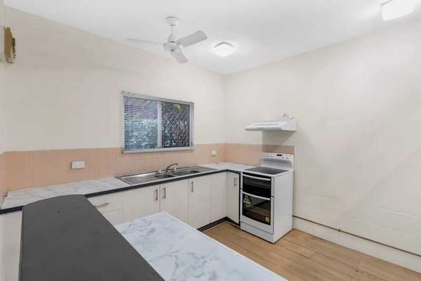 10/11-13 Pioneer Street, Manoora - Thumbnail 2