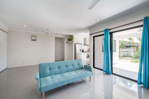 22 Carter Close, Smithfield - Thumbnail 7