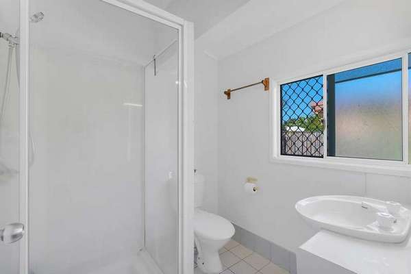 179 Robert Road, Bentley Park - Thumbnail 5