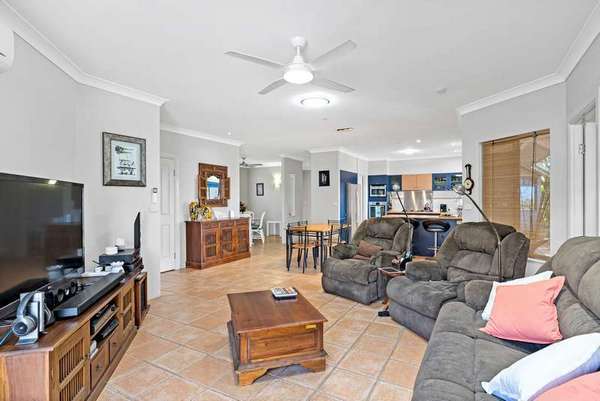 17 Allinga Close, Bentley Park - Thumbnail 7