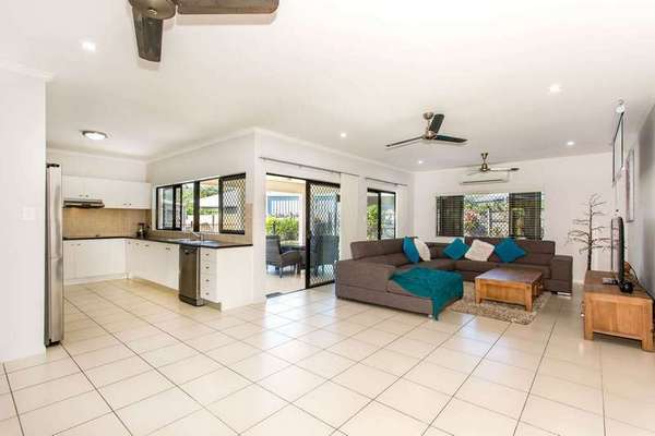 1 Wilmot Close, Edmonton - Image 1