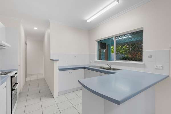 6 Allinga Close, Bentley Park - Thumbnail 3