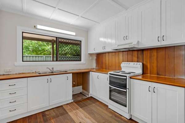 131 Greenslopes Street, Edge Hill - Thumbnail 4