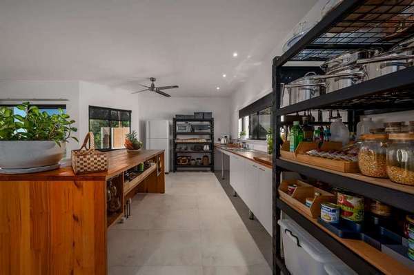 16 Anivas Close, Freshwater - Thumbnail 3