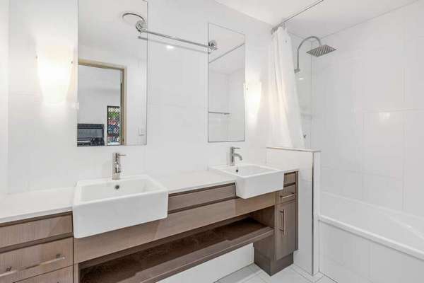 1309/37-41 Mann Street, Westcourt - Thumbnail 2