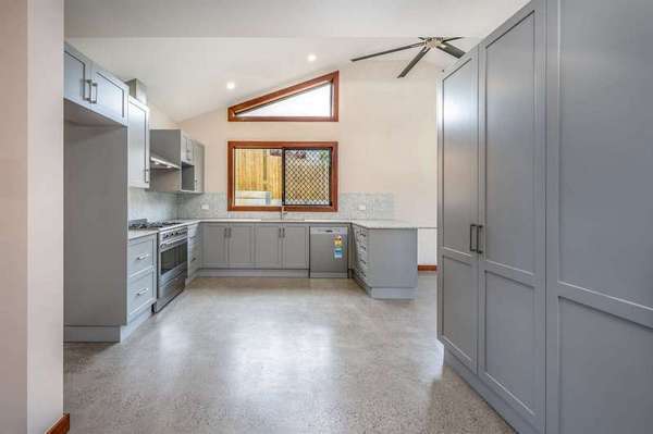 28 Allinga Close, Bentley Park - Thumbnail 3