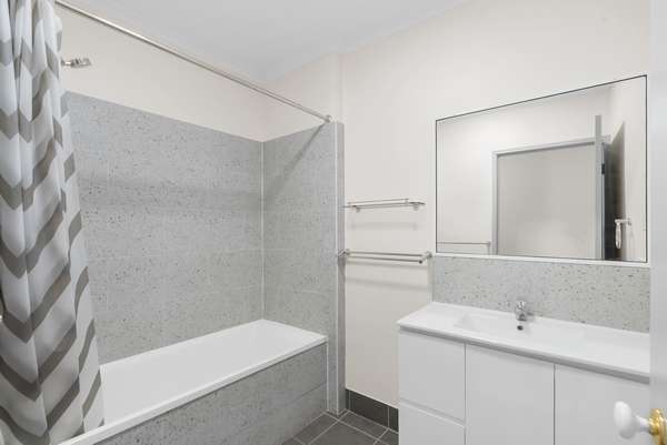6 Allinga Close, Bentley Park - Thumbnail 4
