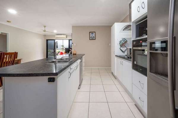 16 Shelbourne Street, Bentley Park - Thumbnail 2