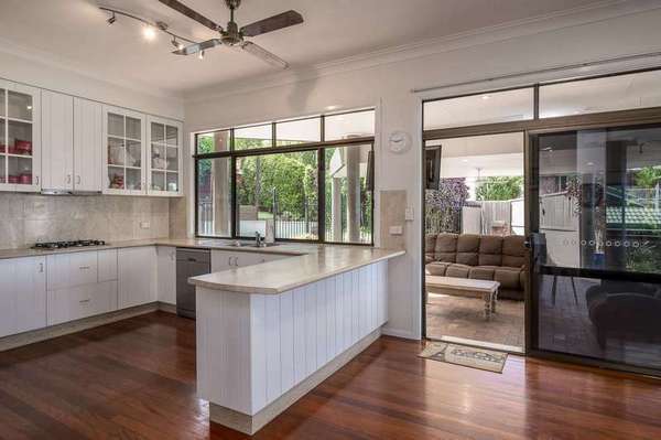 43 Summerhill Drive, Mooroobool - Thumbnail 3