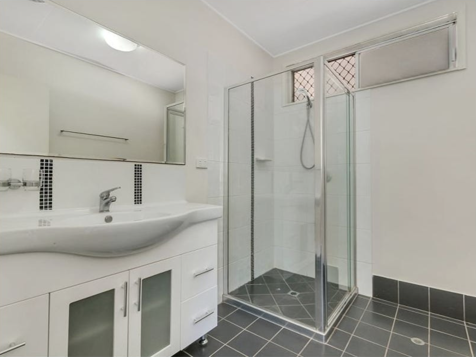 37 Henley Street, Earlville - Thumbnail 4
